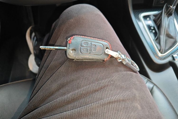 别克 英朗 2015款 15N 自动豪华型中控内饰11