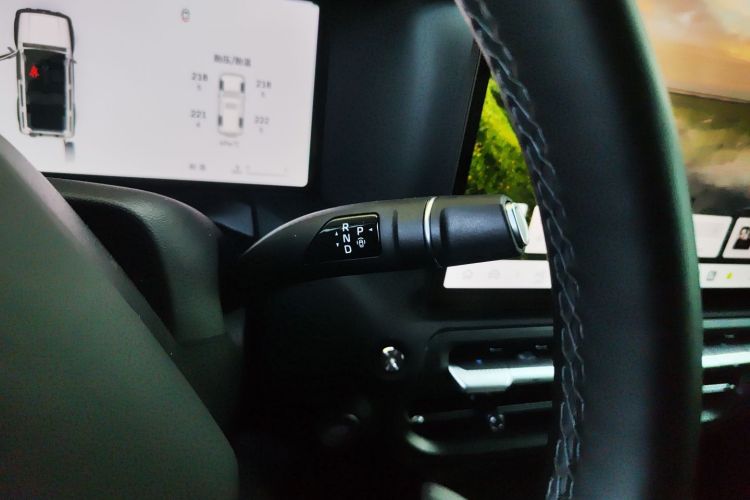 坦克300 2025款 2.0T 征服者中控内饰18