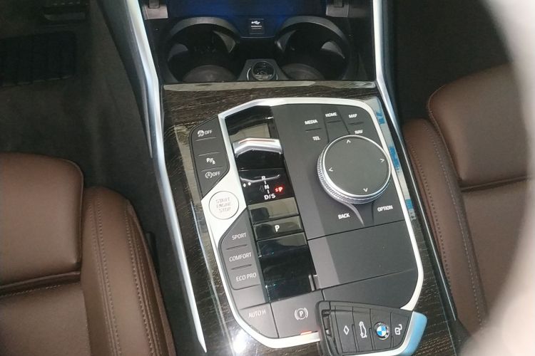 宝马3系 2023款 325Li M运动套装中控内饰18