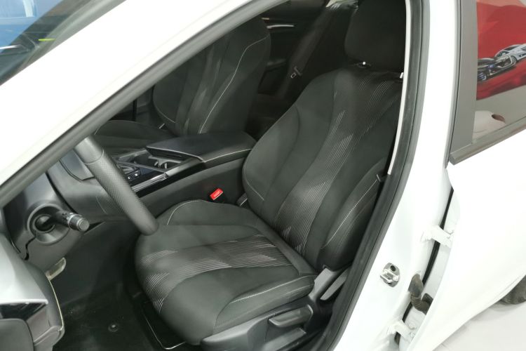 荣威i5 2021款 1.5L CVT铂金版中控内饰19