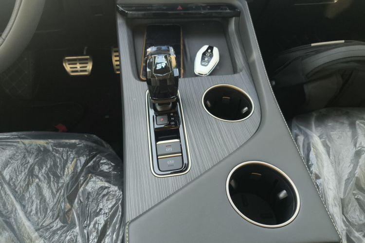 捷途山海L9 2024款 1.5TD 2DHT Pro 7座局部细节18