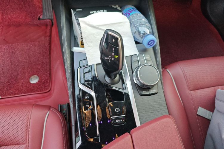 宝马5系新能源 2022款 535Le M运动套装中控内饰18