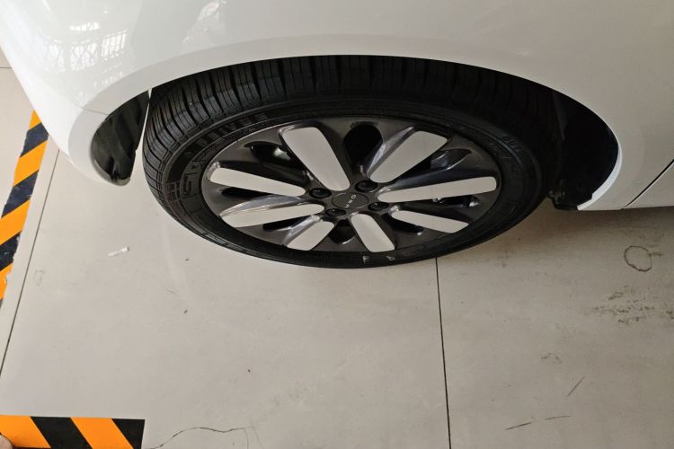 欧拉黑猫 2019款 351km 灵智版车身外观6002