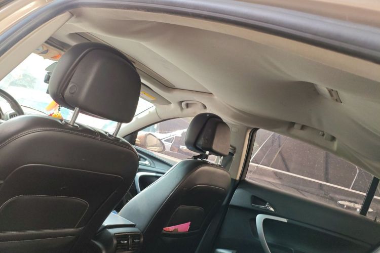 别克 君威 2014款 1.6T 时尚技术型中控内饰22