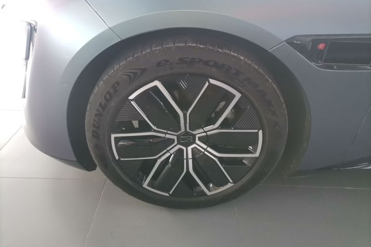 阿维塔12 2024款 700 三激光后驱奢享版车身外观6007