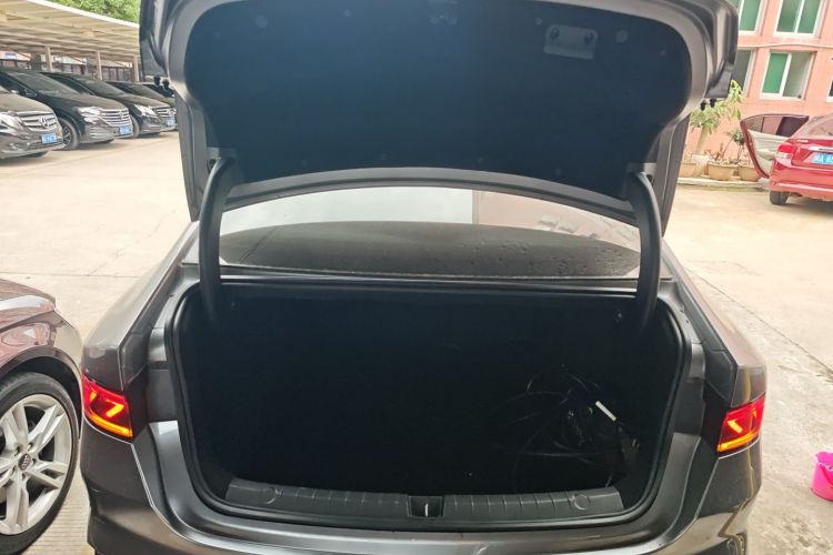 比亚迪 秦PLUS 2023款 冠军版 DM-i 55KM超越型机舱底盘23