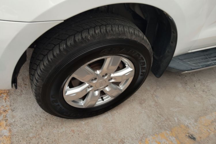 福特 撼路者 2017款 2.0T 汽油自动四驱菁英版 5座车身外观6007