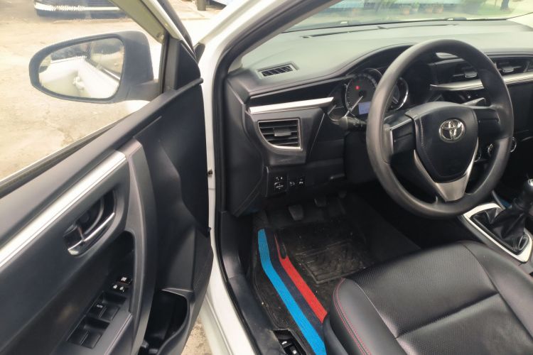 丰田 雷凌 2016款 1.6G 手动精英版中控内饰20