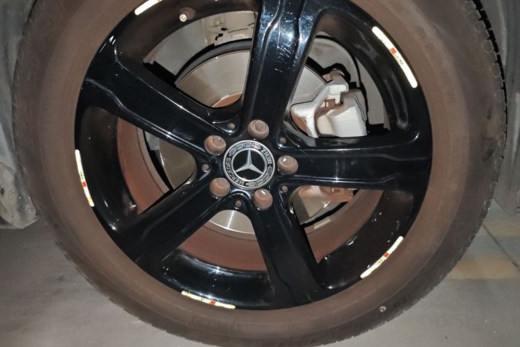 奔驰GLA 2019款 GLA 200 时尚型车身外观10