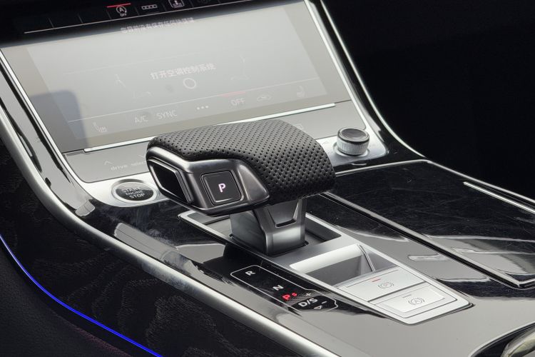 奥迪A8 2023款 A8L 45 TFSI quattro 豪华型中控内饰18