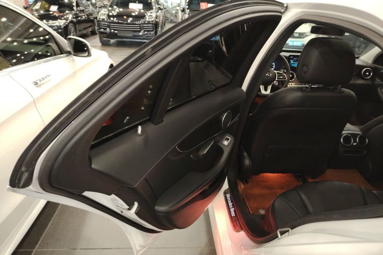 奔驰C级 2019款 改款 C 260 L 运动版中控内饰49