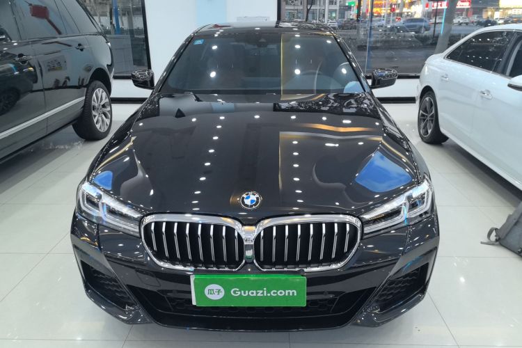 宝马5系(进口) 2022款 改款二 525i M运动套装车身外观2