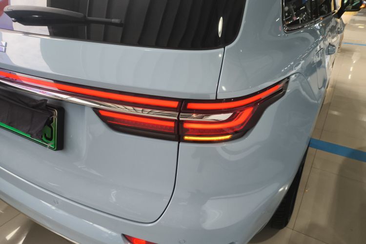 理想汽车 理想ONE 2021款 增程6座版车身外观9