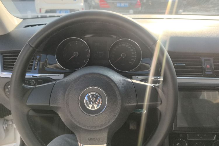 大众 宝来 2014款 1.6L 自动舒适型中控内饰13