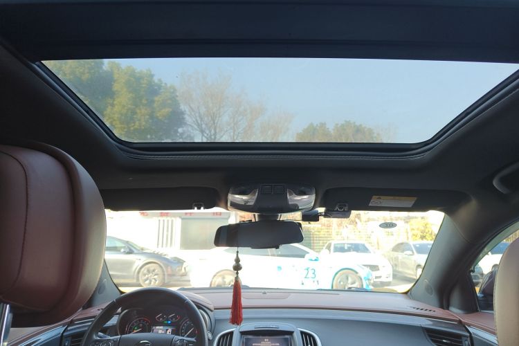 别克 君越 2014款 2.0T SIDI 精英技术型中控内饰22