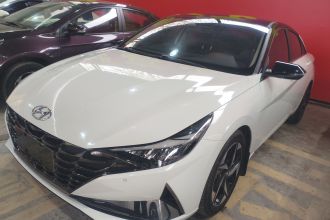 现代 伊兰特 2022款 1.5L CVT LUX尊贵版