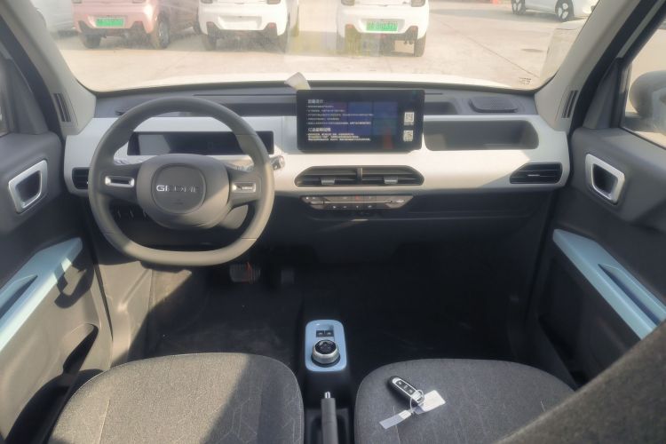 吉利银河 2024款 熊猫mini 200km 耐力熊中控内饰12
