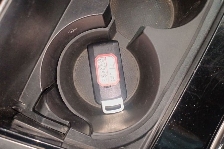 三菱 欧蓝德 2018款 2.4L 四驱精英版 5座中控内饰11