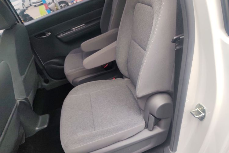 五菱汽车 五菱宏光新能源 2025款 增程式混动 50KM 舒适型中控内饰21