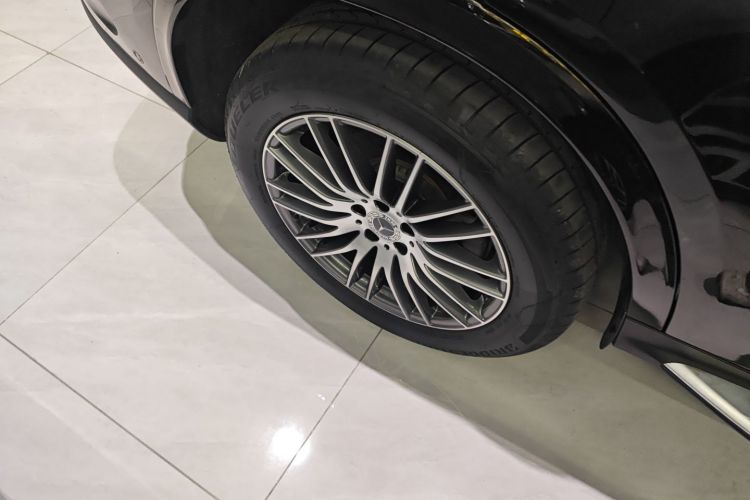 奔驰GLC 2023款 GLC 300 L 4MATIC 动感型 5座车身外观56