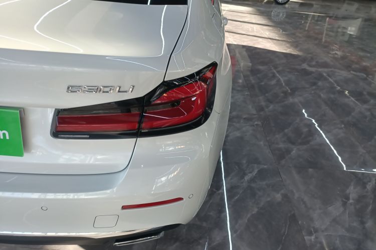 宝马5系 2023款 530Li 领先型 豪华套装车身外观6006