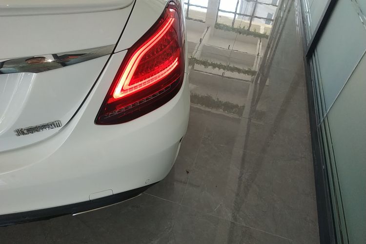 奔驰C级 2021款 C 260 星耀臻藏版车身外观9