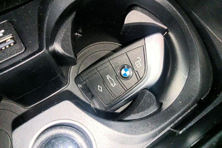 宝马3系 2024款 320Li M运动套装中控内饰11