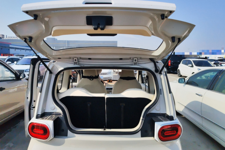 五菱汽车 宏光MINIEV 2024款 第三代 215km 青春版机舱底盘23