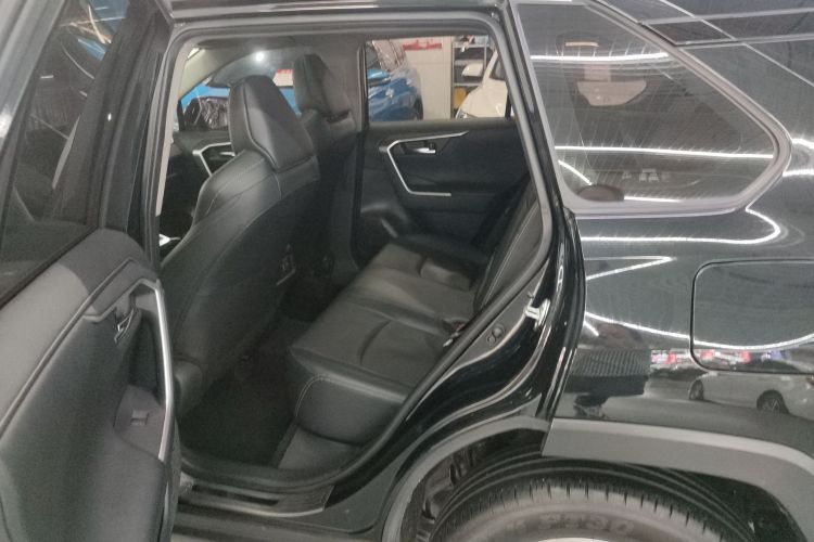 丰田 威兰达 2022款 2.0L CVT两驱豪华版中控内饰21