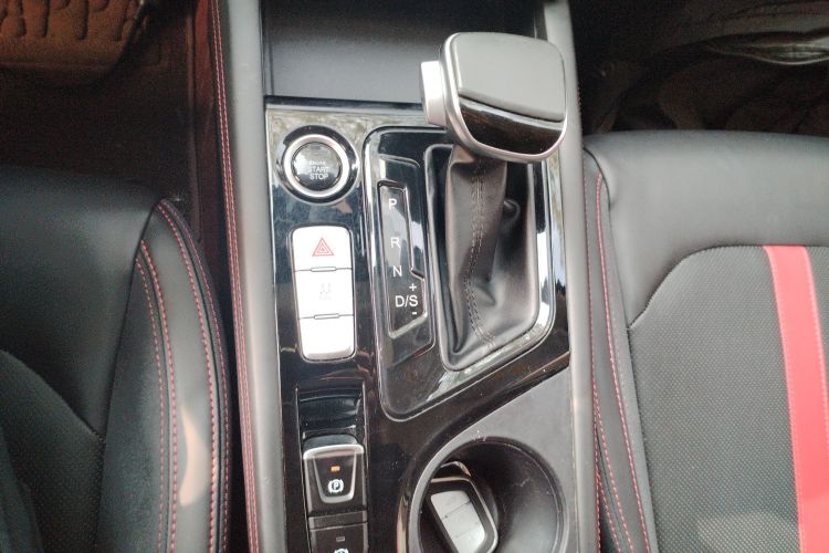 思皓A5 2022款 1.5T CVT青春版中控内饰18