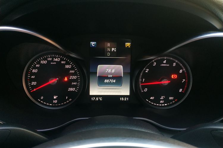 奔驰C级 2018款 C 200 运动版中控内饰14