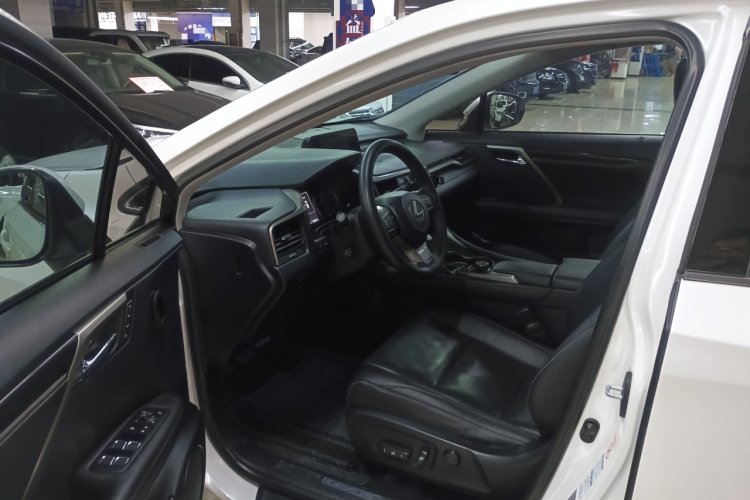 雷克萨斯RX 2016款 300 四驱典雅版 国V中控内饰7003