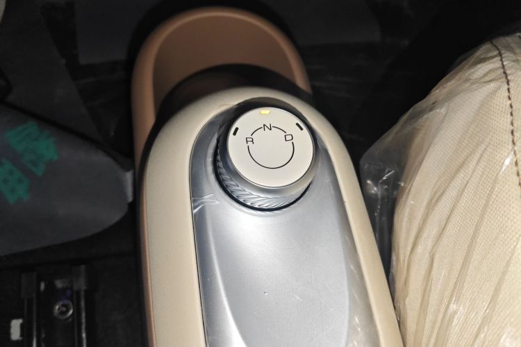 五菱汽车 宏光MINIEV 2025款 四门版 进阶款中控内饰18