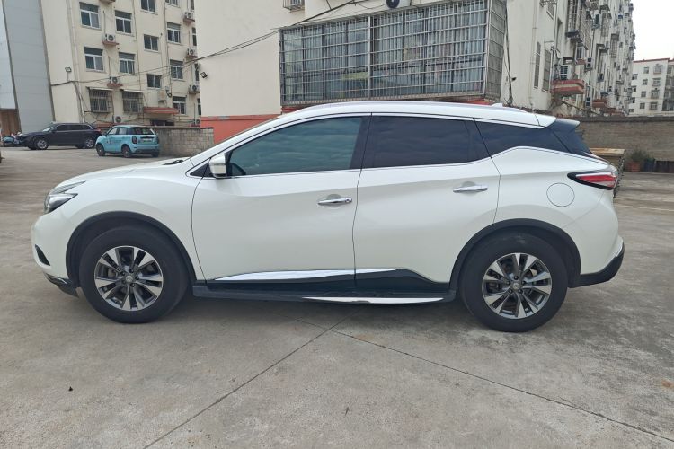 日产 楼兰 2021款 2.5L XE 两驱精英版车身外观4