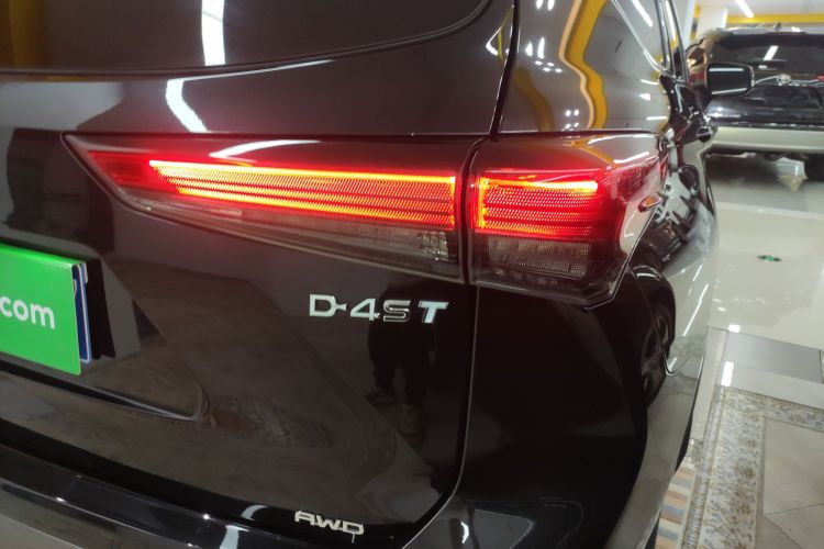 丰田 汉兰达 2022款 380T 四驱尊贵版 7座车身外观9