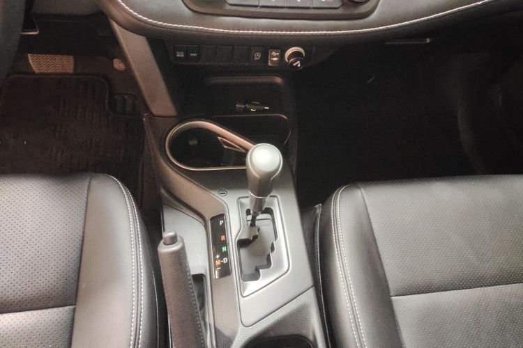 丰田 RAV4荣放 2016款 2.0L CVT两驱风尚版 国V局部细节18