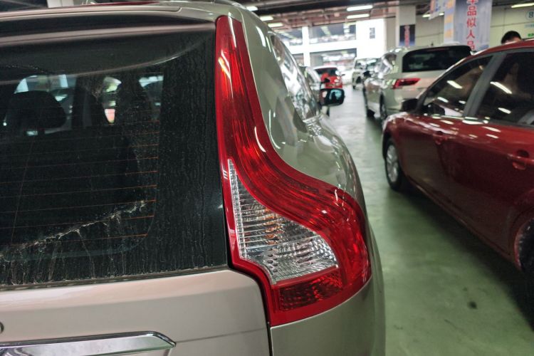 沃尔沃XC60 2016款 T5 AWD 智远版车身外观9