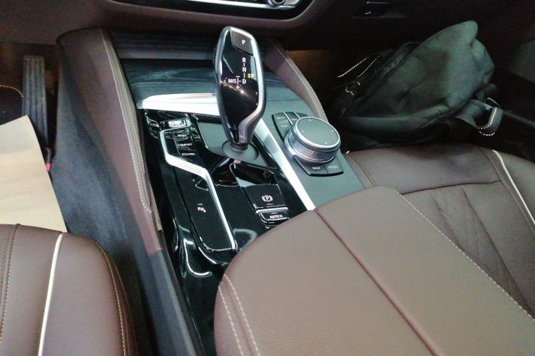 宝马5系 2021款 530Li xDrive M运动套装中控内饰18