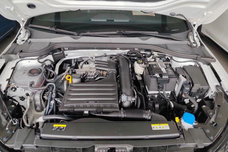 大众 高尔夫 2023款 改款 280TSI DSG R-Line机舱底盘24