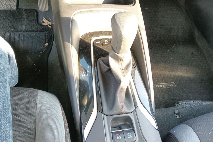 丰田 卡罗拉 2023款 1.2T 先锋版中控内饰18