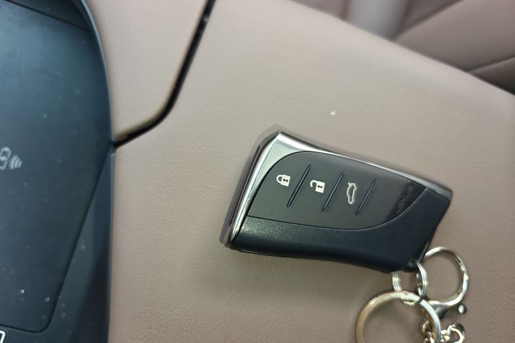 雷克萨斯ES 2025款 200 臻享版中控内饰11