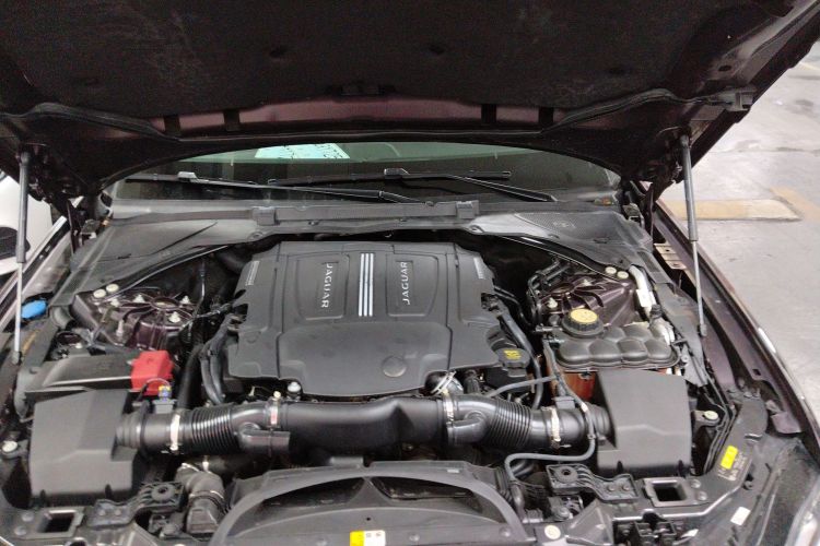 捷豹XFL 2018款 XFL 3.0 SC 340PS 奢华版机舱底盘24