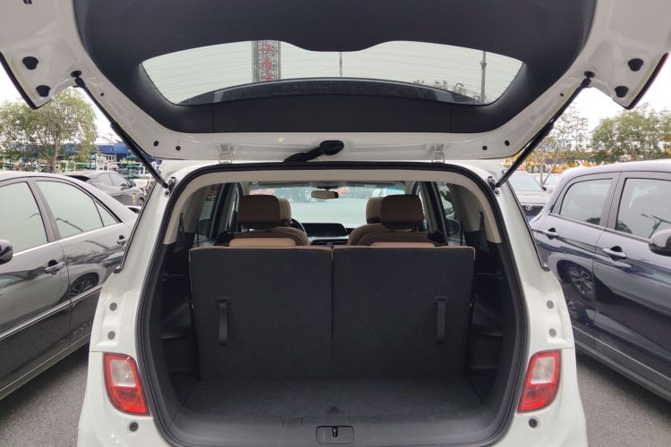 别克GL6 2021款 323T 轻混动互联豪华型机舱底盘23