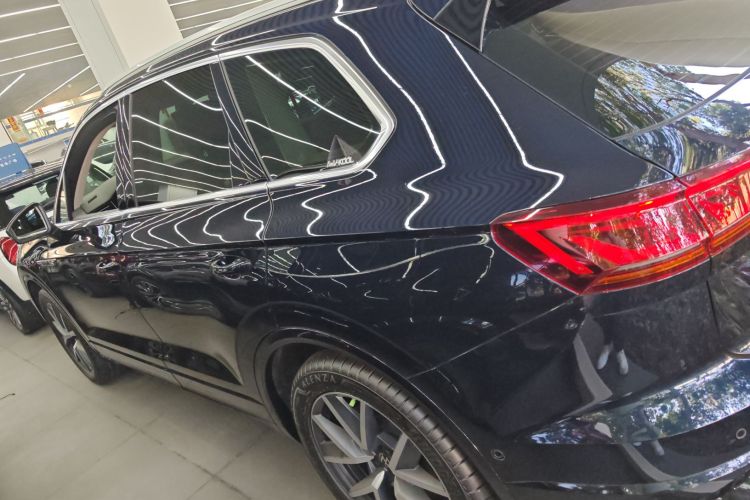 大众 途锐  3.0TSI 锐享版 经典运动套装车身外观4