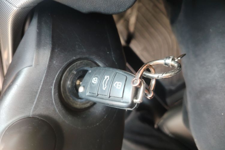 奇瑞 艾瑞泽5 2019款 改款PRO 1.5L 手动青春版 国VI中控内饰11