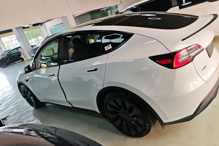 特斯拉 Model Y 2024款 Performance高性能版车身外观4