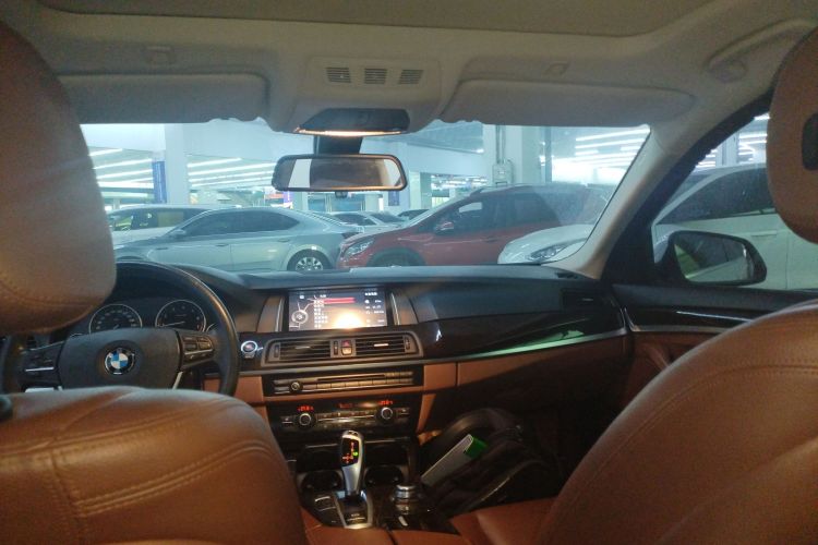 宝马5系 2014款 525Li 领先型中控内饰22