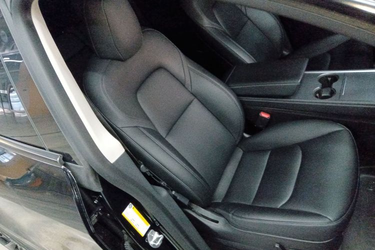 特斯拉 Model Y 2022款 后轮驱动版局部细节41