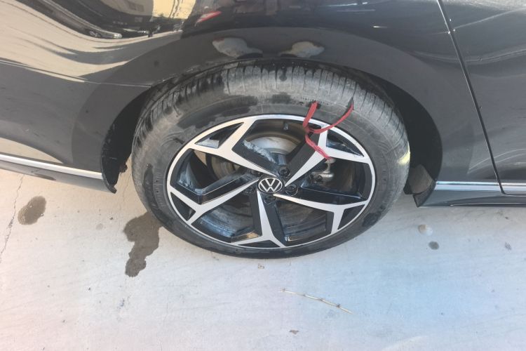 大众 迈腾 2023款 200万辆纪念版 330TSI DSG领先型车身外观6002