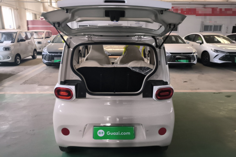 五菱汽车 宏光MINIEV 2024款 第三代 215km 青春版机舱底盘23